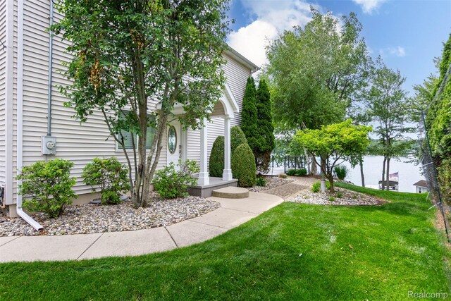 6081 Byram Lake Dr, Linden, MI 48451 - view of green lawn