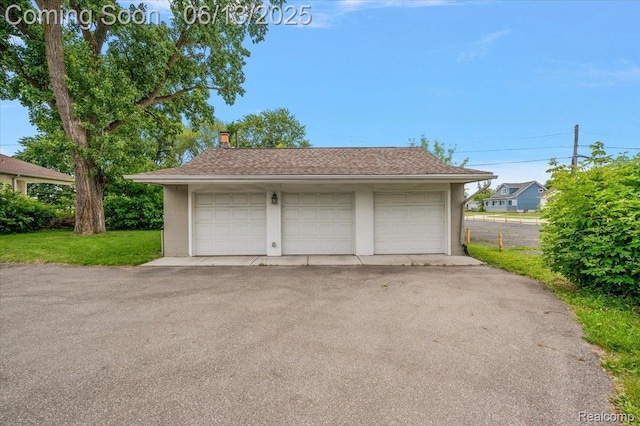 233 W 11 Mile Rd, Madison Heights, MI 48071 - view of detached garage