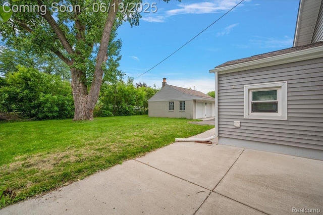 233 W 11 Mile Rd, Madison Heights, MI 48071 - view of green lawn with a patio