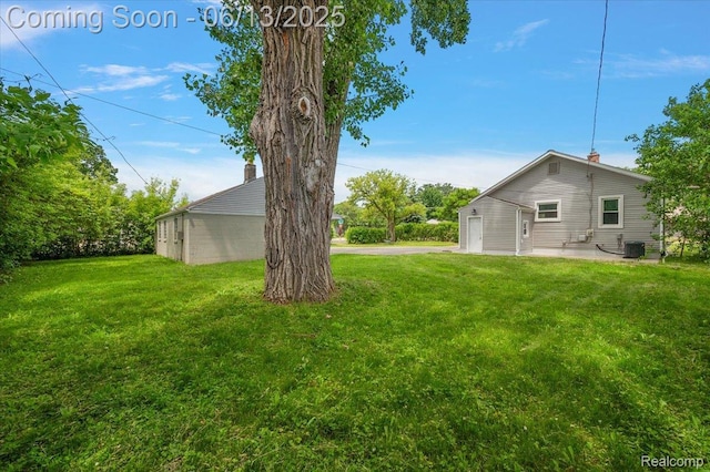 233 W 11 Mile Rd, Madison Heights, MI 48071 - view of green lawn