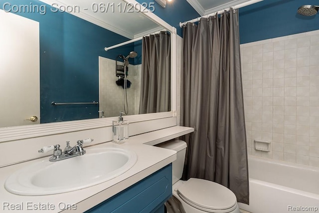 104 Manor Way Unit 1, Rochester Hills, MI 48309 - bathroom with toilet, vanity, shower / bathtub combination with curtain, and crown molding