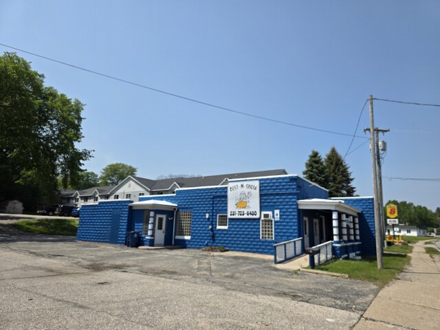214 Arthur St, Manistee, MI 49660 - view of property