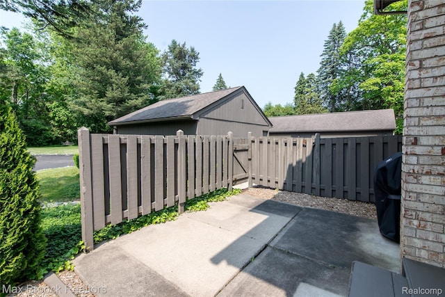 41350 Woodward Ave, Bloomfield Hills, MI 48304 - view of patio / terrace