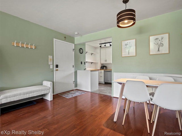 3100 Linwood Ave Unit 28, Royal Oak, MI 48073 - dining space featuring wood finished floors