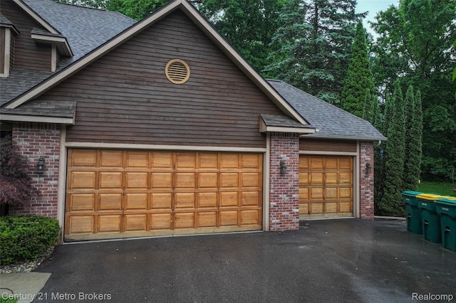 751 River Edge Ct, Flushing, MI 48433 - view of garage