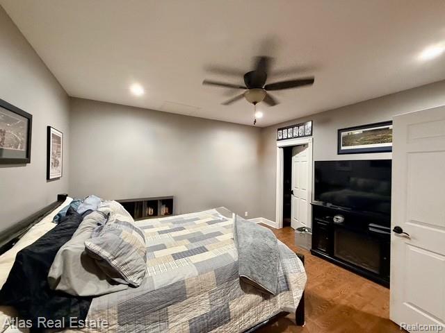 5415 Walker Rd, Davison, MI 48423 - bedroom with ceiling fan and recessed lighting