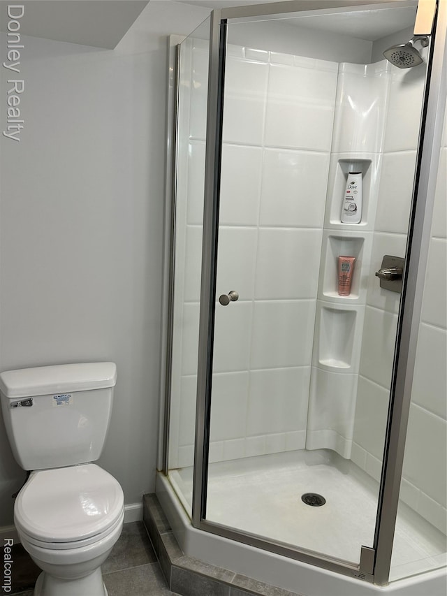 250 N Decker Rd, Snover, MI 48727 - full bath featuring baseboards, a stall shower, toilet, and tile patterned floors