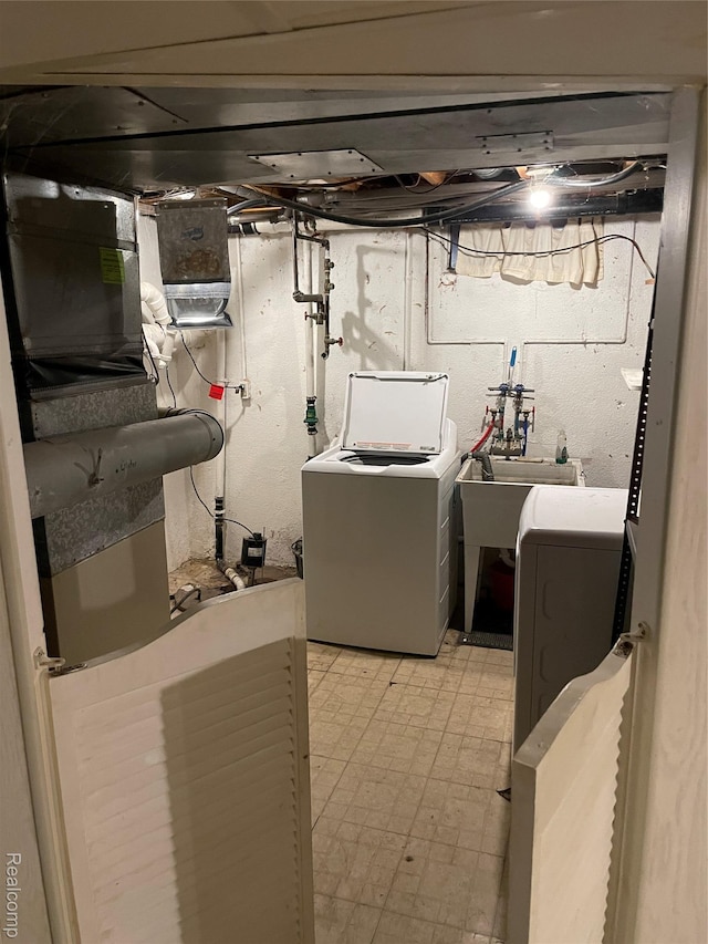 7040 Banks, Waterford, MI 48327 - laundry room with hookup for a washing machine and light flooring