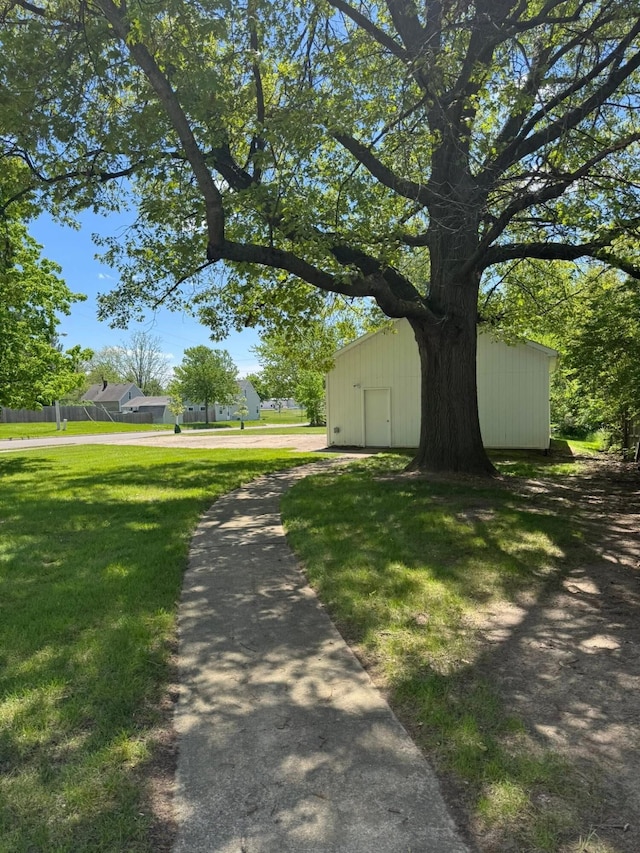 829 S Union St, Tecumseh, MI 49286 - view of grassy yard