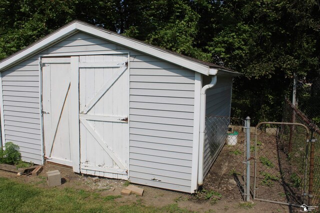 653 Huber Dr, Monroe, MI 48162 - view of shed featuring a gate