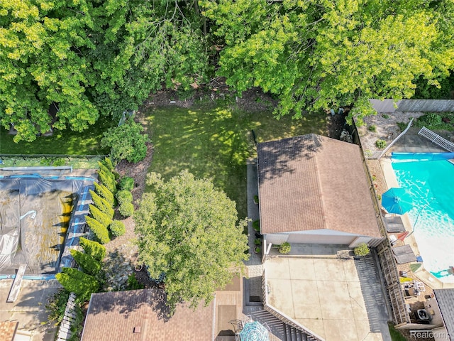 19394 Ingram Dr, Shelby Twp, MI 48038 - drone / aerial view of a pool area