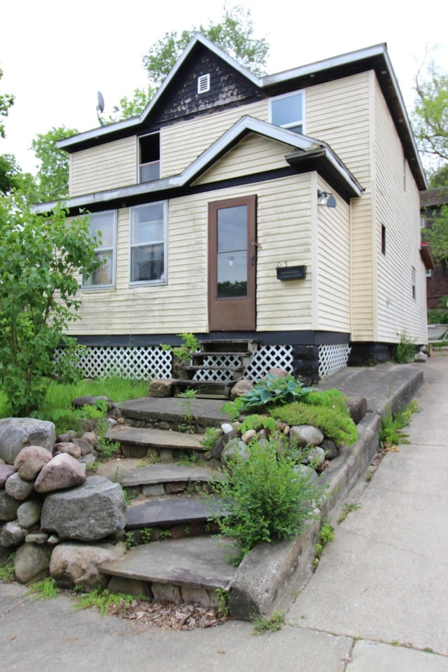 203 W Belmont St, Kalamazoo, MI 49001 - view of front facade featuring entry steps