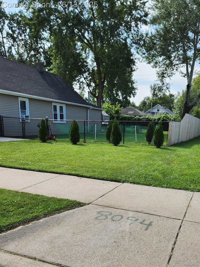 8100 Toepfer Rd, Warren, MI 48089 - view of yard