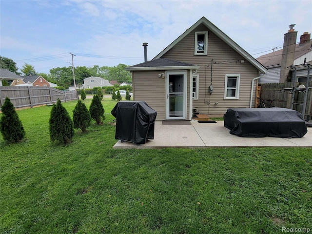 8100 Toepfer Rd, Warren, MI 48089 - back of house featuring a patio