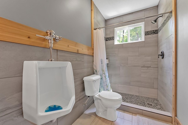 9725 Green Briar Rd, Lake Ann, MI 49650 - full bath featuring toilet and a tile shower