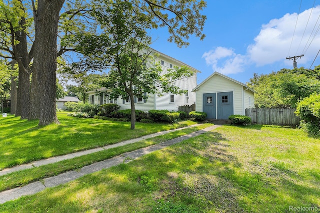 1111 W Park St, Lapeer, MI 48446 - view of front facade featuring an outbuilding