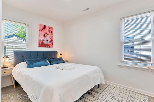 19391 Inkster Rd, Livonia, MI 48152 - bedroom with baseboards