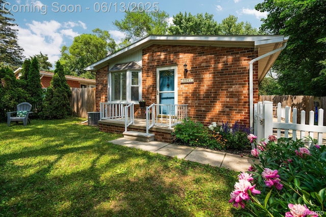 3341 Creek Dr, Ann Arbor, MI 48108 - view of front of house featuring brick siding