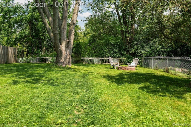 3341 Creek Dr, Ann Arbor, MI 48108 - view of fenced backyard