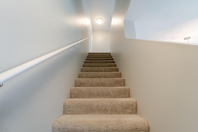 32822 Ravine St, New Haven, MI 48048 - view of stairs