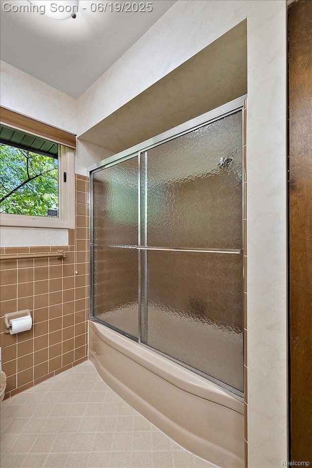 2732 Lone Pine Rd, West Bloomfield, MI 48323 - bathroom featuring shower / bath combination with glass door