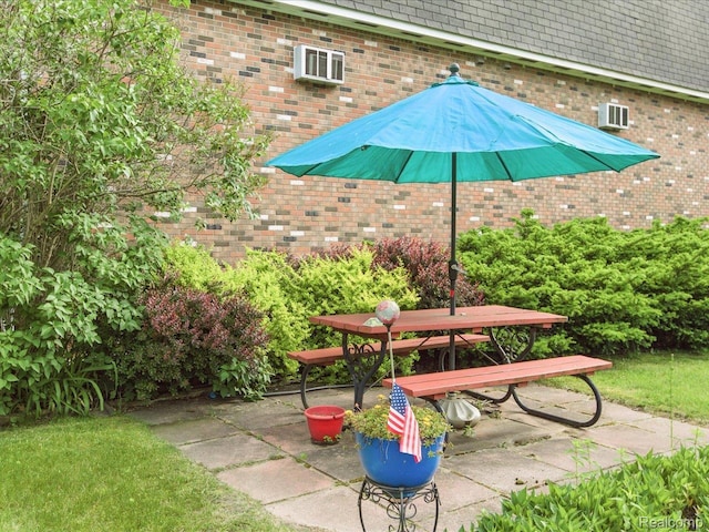 810 Holland Ave Unit 5, Port Huron, MI 48060 - view of patio / terrace with outdoor dining area