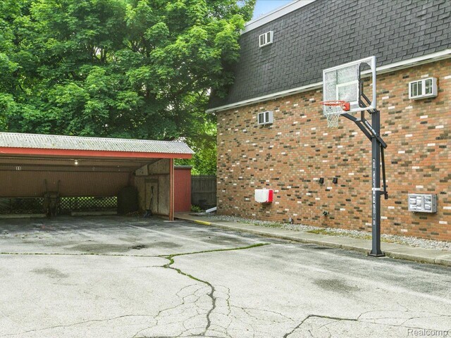 810 Holland Ave Unit 5, Port Huron, MI 48060 - view of sport court