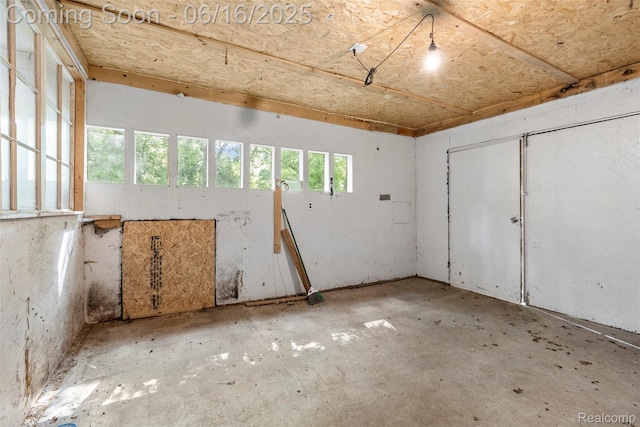 23385 Hunters Ln, Southfield, MI 48033 - interior space