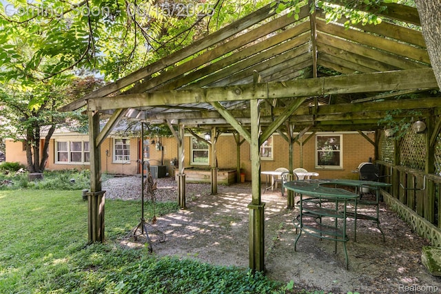 23385 Hunters Ln, Southfield, MI 48033 - view of patio