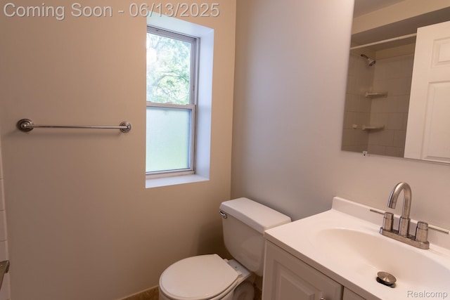 516 Orchard Ave, Royal Oak, MI 48030 - bathroom with toilet and vanity