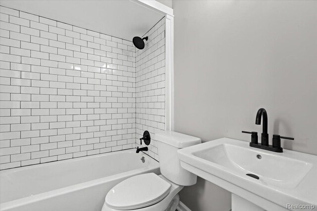8897 Hartwell St, Detroit, MI 48228 - photo 13