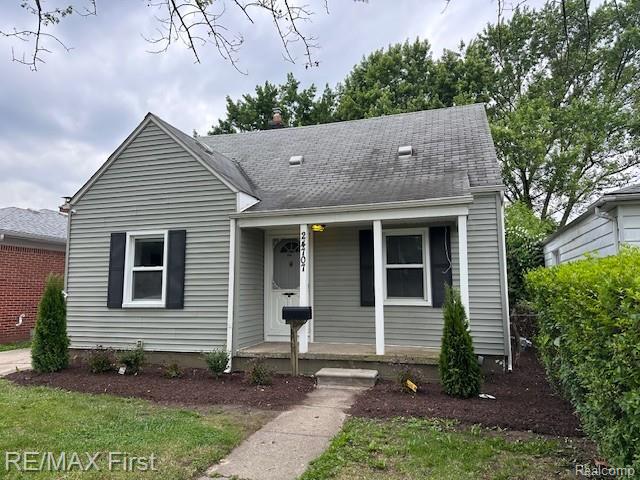24707 Saxony Ave, Eastpointe, MI 48021 - photo 2