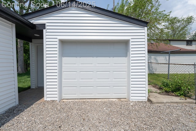 2694 Vendome Ave, Rochester Hills, MI 48309 - view of detached garage