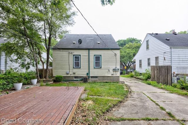 263 E Woodland St, Ferndale, MI 48220 - rear view of house featuring a wooden deck