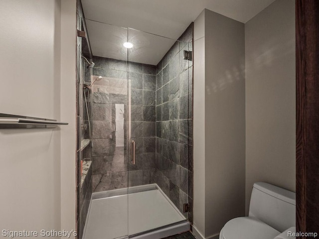 6956 Cooley Lake Rd, White Lake, MI 48383 - full bath featuring toilet, a stall shower, and baseboards