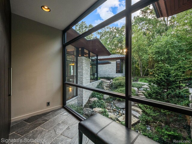 6956 Cooley Lake Rd, White Lake, MI 48383 - view of sunroom / solarium