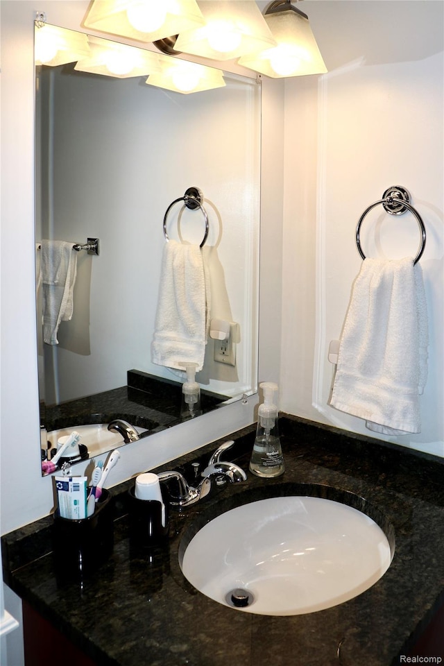 9418 Parkwood Dr N, Davison, MI 48423 - bathroom featuring vanity