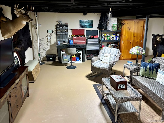 9418 Parkwood Dr N, Davison, MI 48423 - basement with an office area