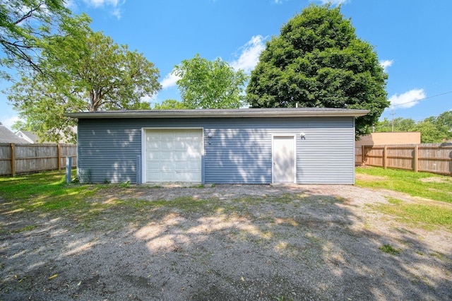 911 E Ganson St, Jackson, MI 49201 - view of detached garage