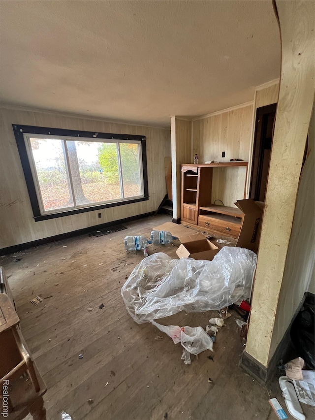 1039 Markham St, Flint, MI 48507 - bedroom featuring a textured ceiling and hardwood / wood-style flooring