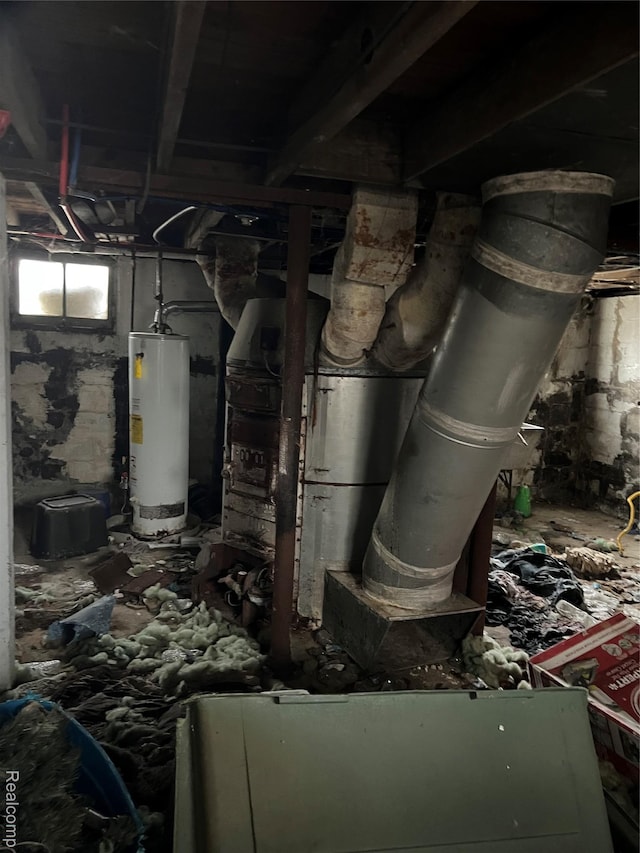 1039 Markham St, Flint, MI 48507 - basement view of gas water heater
