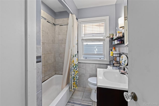 15 Forest St, River Rouge, MI 48218 - bathroom featuring tile patterned flooring, vanity, shower / tub combo, and tile walls
