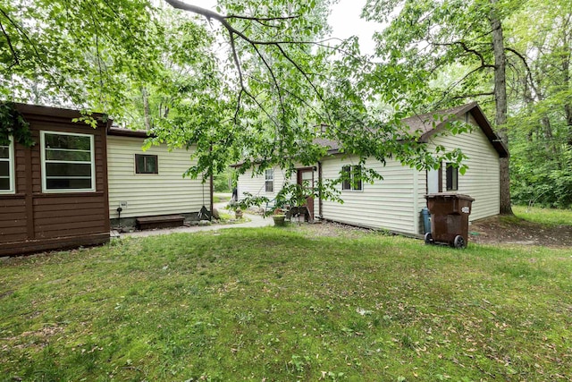 5665 N Sturgeon Rd, Midland, MI 48624 - view of green lawn