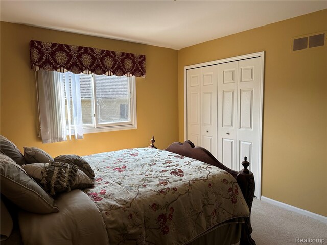 6601PEMBRIDGEHILL Pembridge Hl, West Bloomfield, MI 48322 - carpeted bedroom with a closet and baseboards