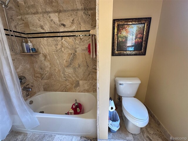 6601PEMBRIDGEHILL Pembridge Hl, West Bloomfield, MI 48322 - full bath featuring toilet and shower / bath combo
