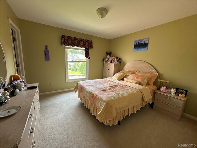 6601PEMBRIDGEHILL Pembridge Hl, West Bloomfield, MI 48322 - bedroom featuring light carpet and baseboards