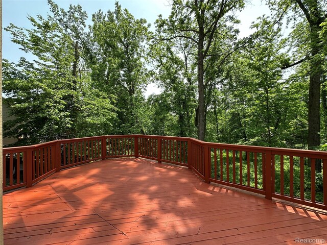 6601PEMBRIDGEHILL Pembridge Hl, West Bloomfield, MI 48322 - view of wooden deck