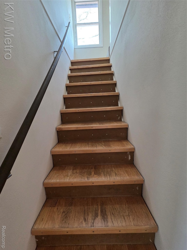 19620 Jeanette St, Southfield, MI 48075 - view of stairs
