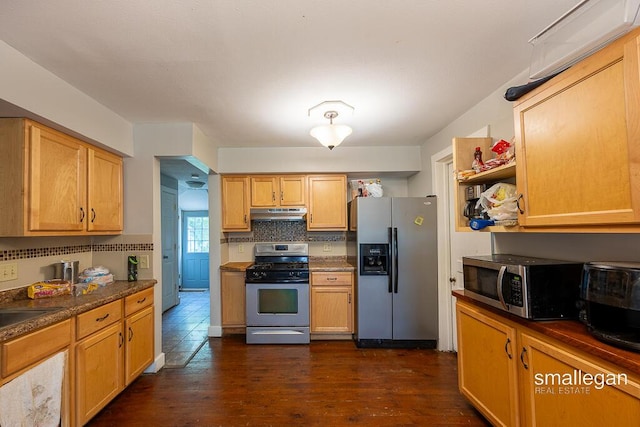 186 N Elm St, Sparta, MI 49345 - kitchen featuring stainless steel appliances, dark wood-type flooring, under cabinet range hood, open shelves, and decorative backsplash
