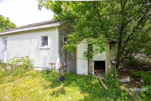 186 N Elm St, Sparta, MI 49345 - view of side of home